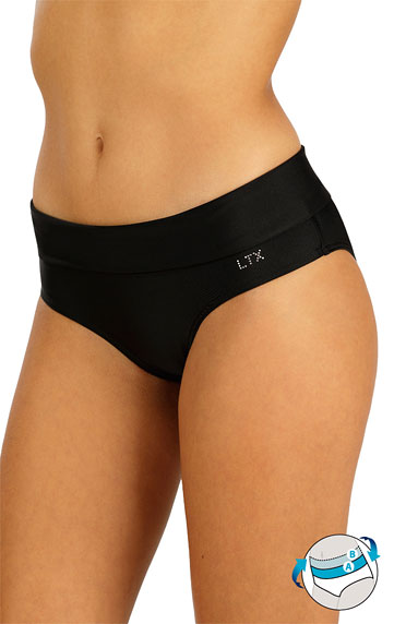 Low waist bikini bottoms.