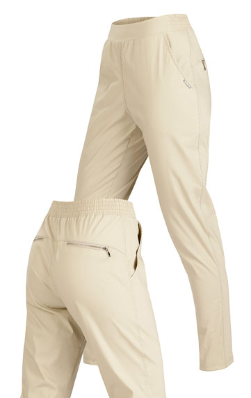Women´s classic waist cut long trousers.