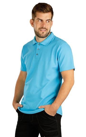Men´s polo shirt with short sleeves.