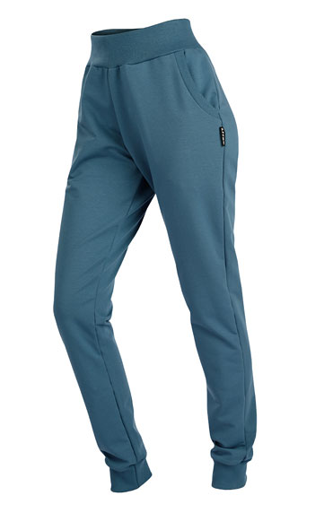 Women´s long sport trousers.