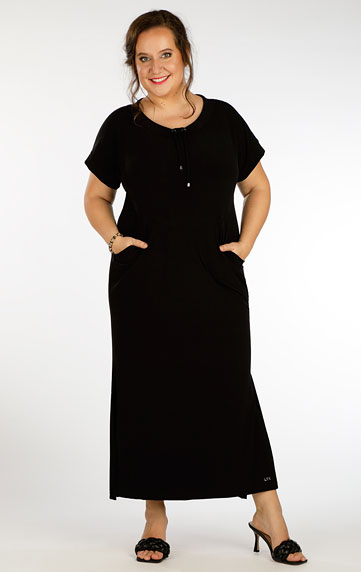 Dresses, skirts, tunics > Women´s dress with short sleeves. 5F028