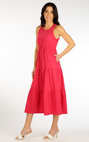 Woman´s sleeveless dress.