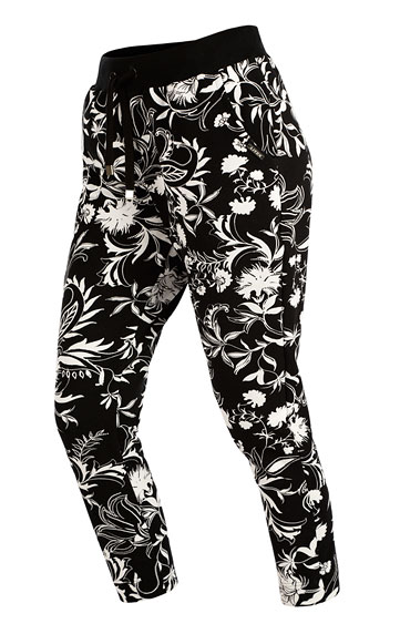 Trousers and shorts > Women´s 7/8 length joggers. 5F246