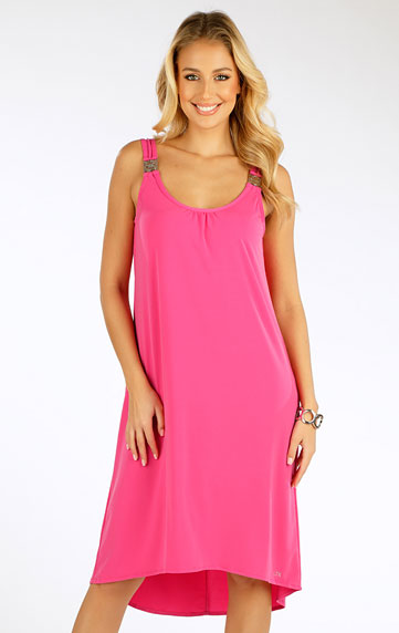 Women´s dress with adjustable straps.