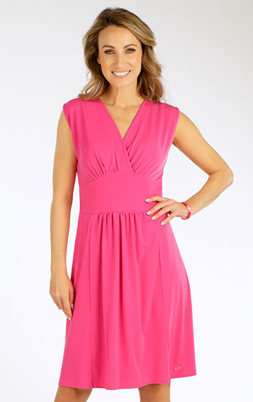 Woman´s sleeveless dress.