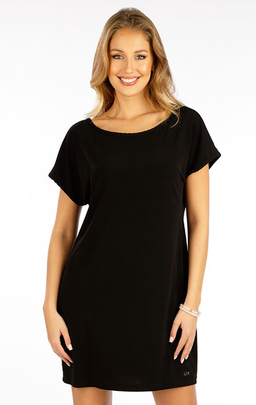Women´s tunic with short sleeves.