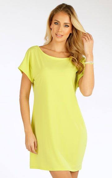 Women´s tunic with short sleeves.