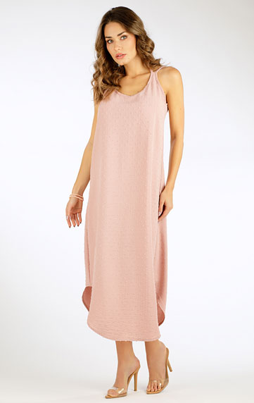 Women´s dress with adjustable straps.