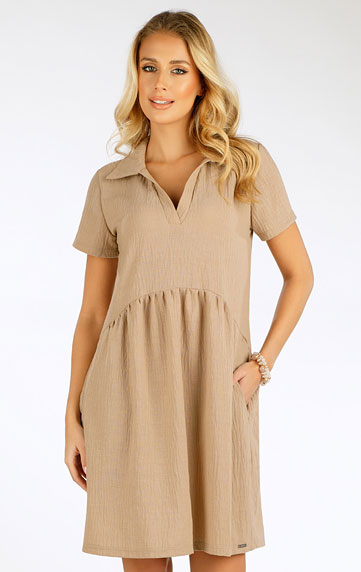 Women´s dress with short sleeves.