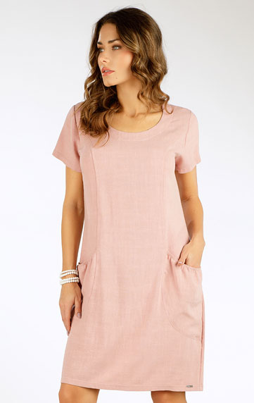Women´s dress with short sleeves.