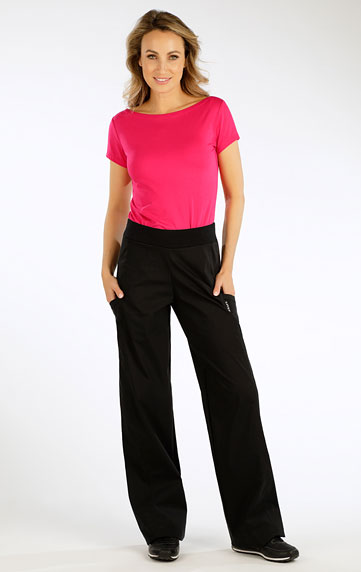 Women´s low waist long trousers.