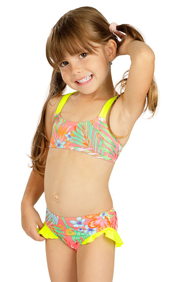Girls swimwear > Girl´s bikini top. 6C394