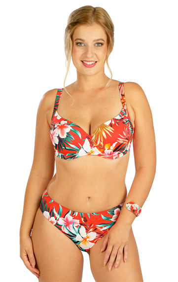 Swimwear > Bikini top with deep cups. 6D197