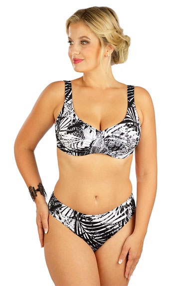 Underwired bikini top.