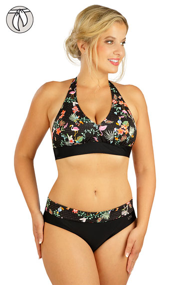Bikini top with removable pads.