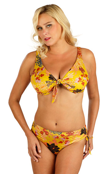 Underwired bikini top.