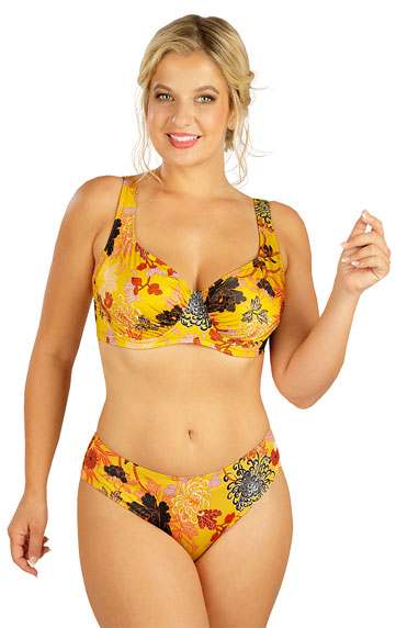 Classic waist bikini bottoms.