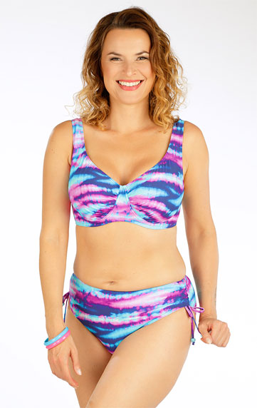 Classic waist bikini bottoms.