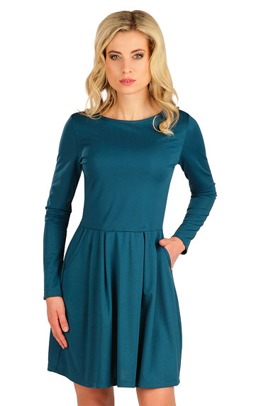 Sportswear - Discount > Women´s dress with long sleeves. 7B047