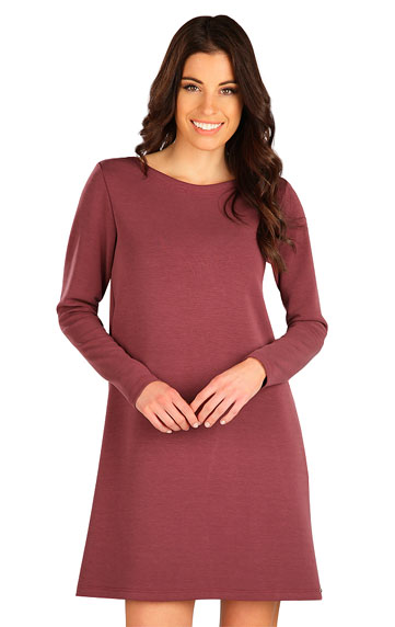Sportswear - Discount > Women´s dress with long sleeves. 7B126