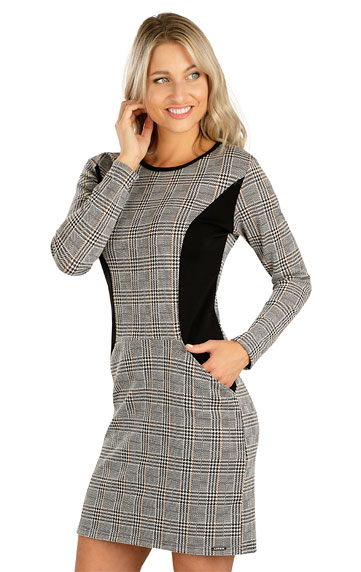 Women´s clothes > Women´s dress with long sleeves. 7C018