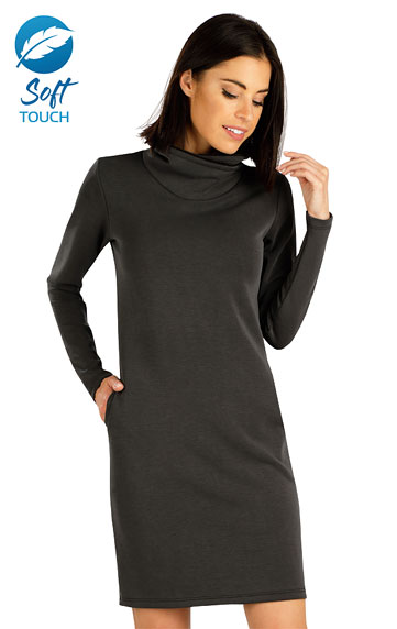 Women´s clothes > Women´s dress with long sleeves. 7C062