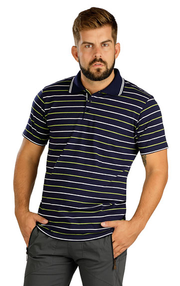 Men´s polo shirt with short sleeves.