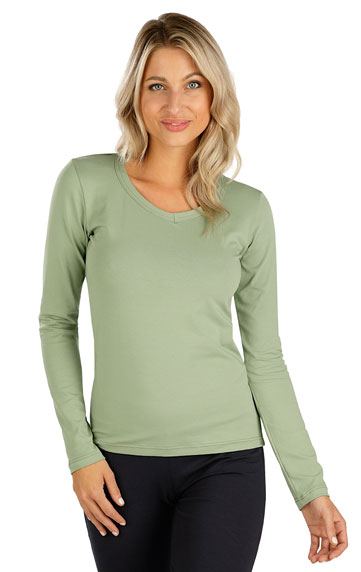 T-Shirts, tops, blouses > Women´s shirt with long sleeves. 7C237