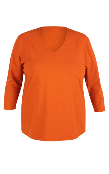 Women´s shirt with 3/4 length sleeves.