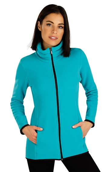 Women´s fleece sweatshirt.