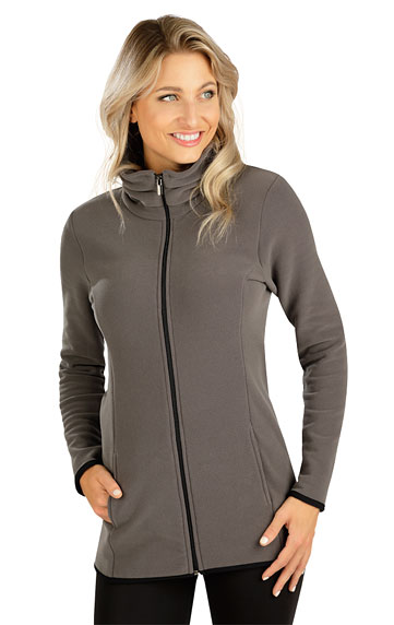 Women´s fleece sweatshirt.