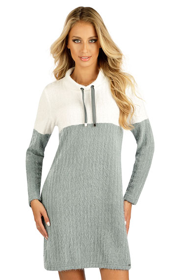 Women´s clothes > Women´s dress with long sleeves. 7D007