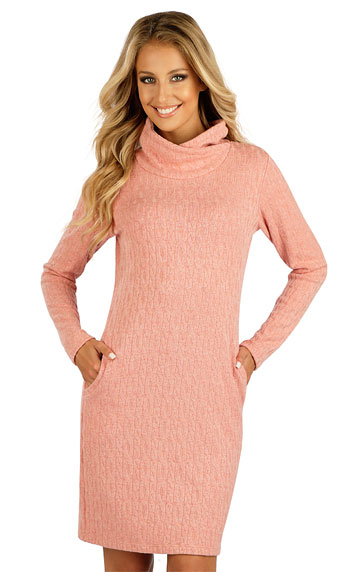 Women´s clothes > Women´s dress with long sleeves. 7D013
