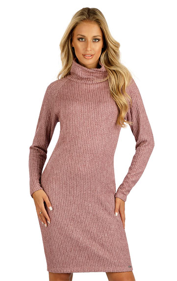 Women´s clothes > Women´s dress with long sleeves. 7D026