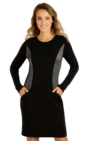 Women´s clothes > Women´s dress with long sleeves. 7D082