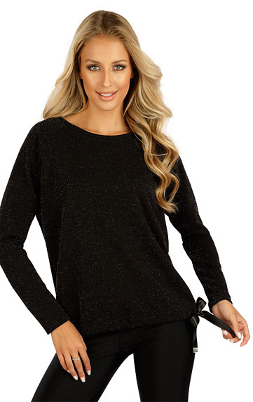 T-Shirts, tops, blouses > Women´s shirt with long sleeves. 7D087
