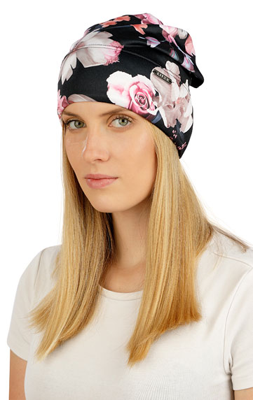 Caps and scarves > Cap. 7D140