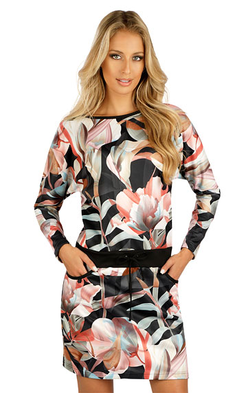 Women´s clothes > Women´s dress with long sleeves. 7D142