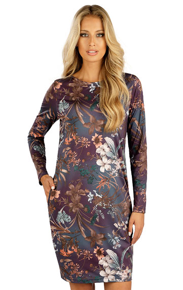 Sportswear - Discount > Women´s dress with long sleeves. 7D169