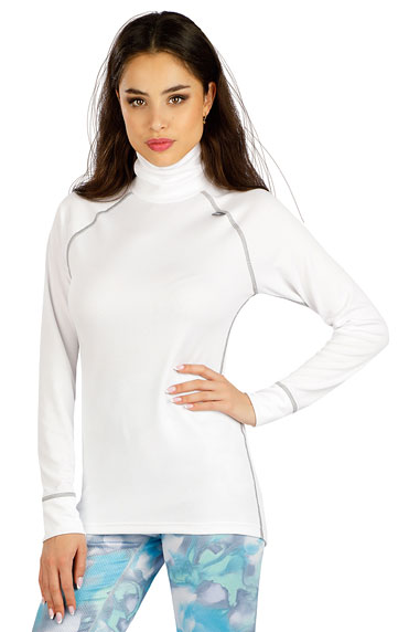 Women´s thermal turtleneck shirt with long sleeves.