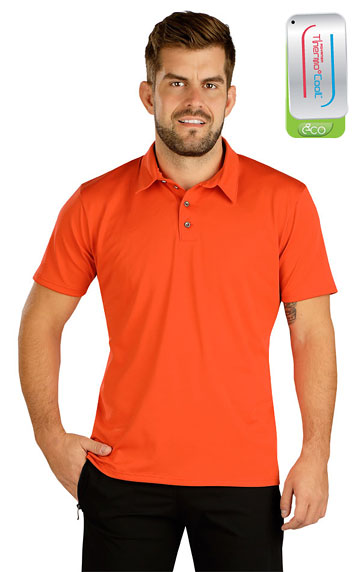 Men´s polo shirt with short sleeves.