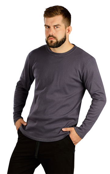 Men´s long-sleeves shirt.