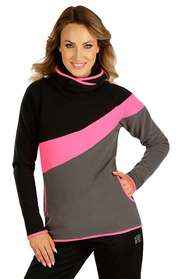 Women´s fleece sweatshirt.