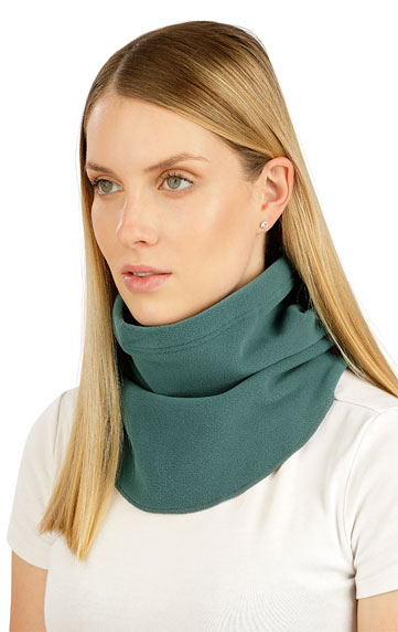 Fleece neck warmer.