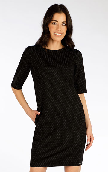Women´s dress with short sleeves.