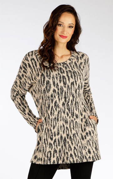 Women´s tunic with long sleeves.