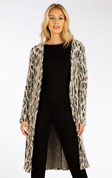 Women´s cardigan with long sleeves.