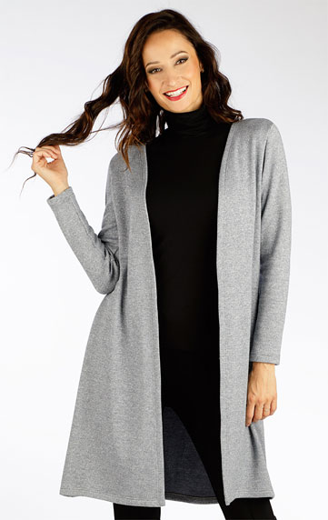 Women´s cardigan with long sleeves.