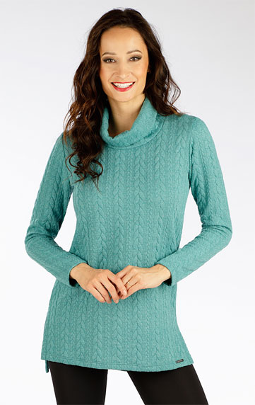 Women´s tunic with long sleeves.