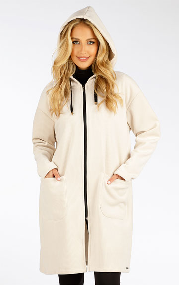 Women´s jacket with hood.